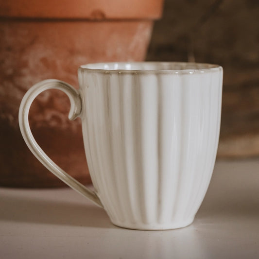 Scalloped Figural Coffee Mug